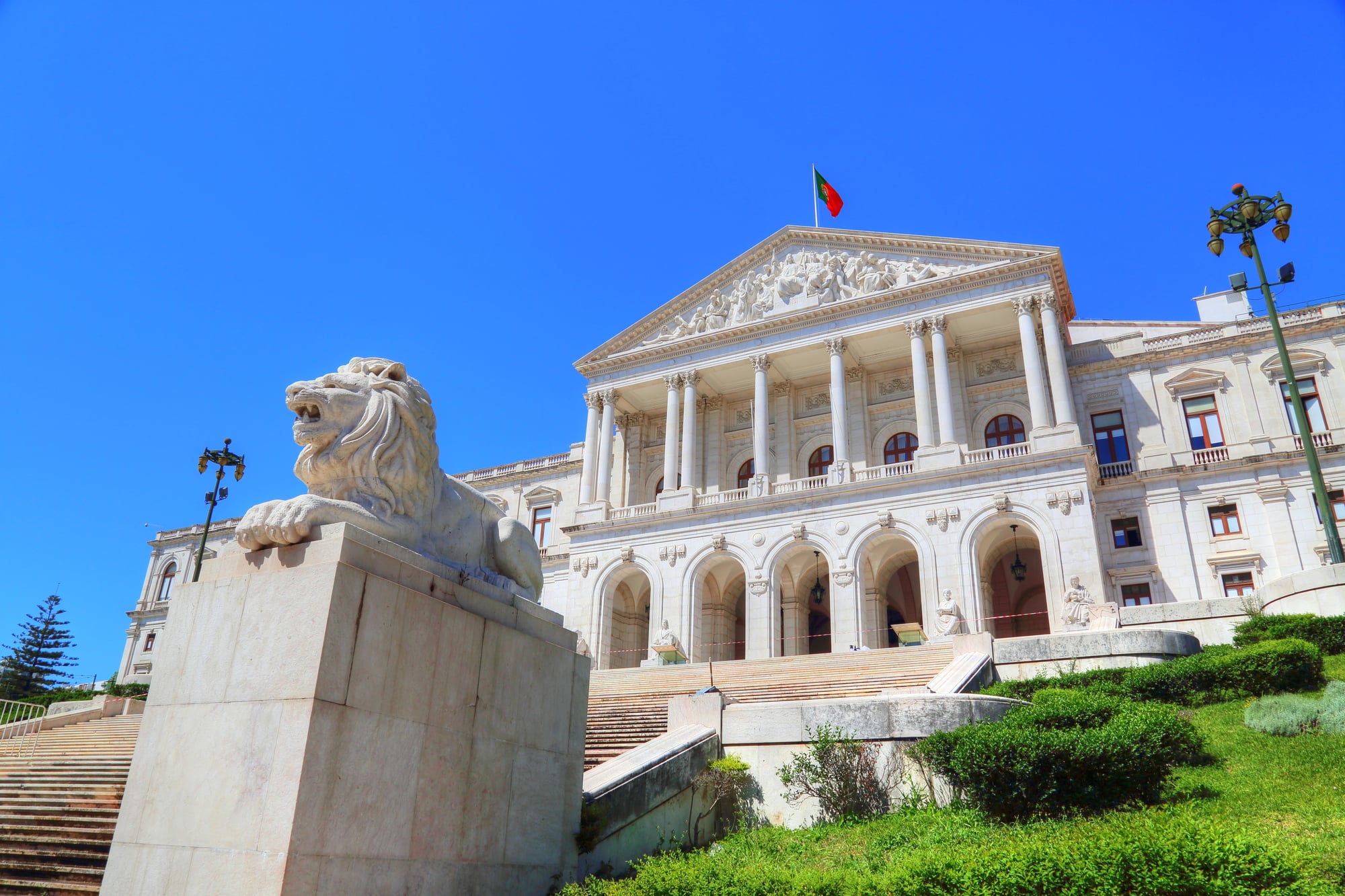 Znowu zaczynamy: parlament Portugalii po raz drugi zatwierdza zmiany w prawie dotyczącym obywatelstwa