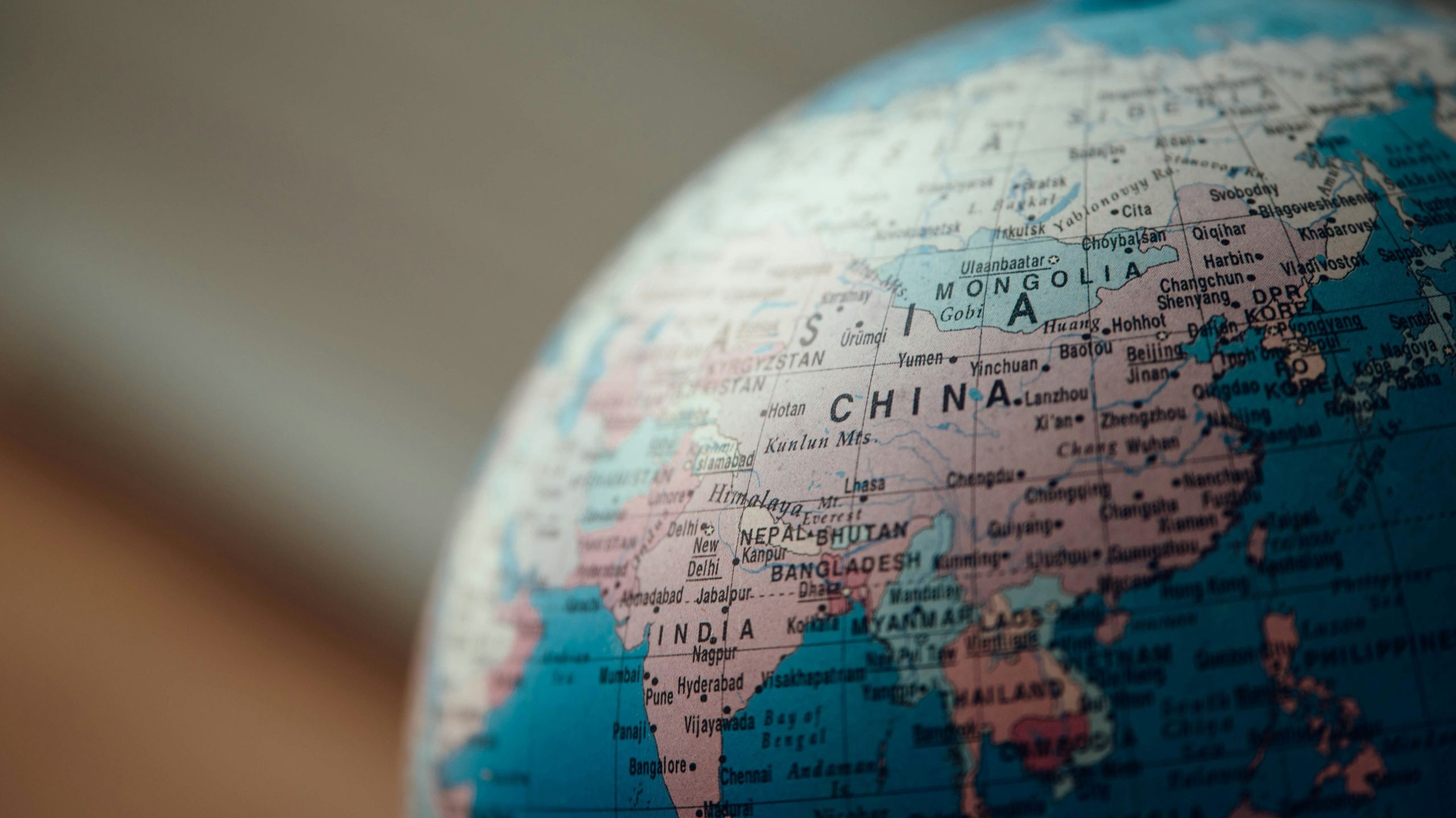 Tylko jeden kraj podziela granice z 14 innymi narodami