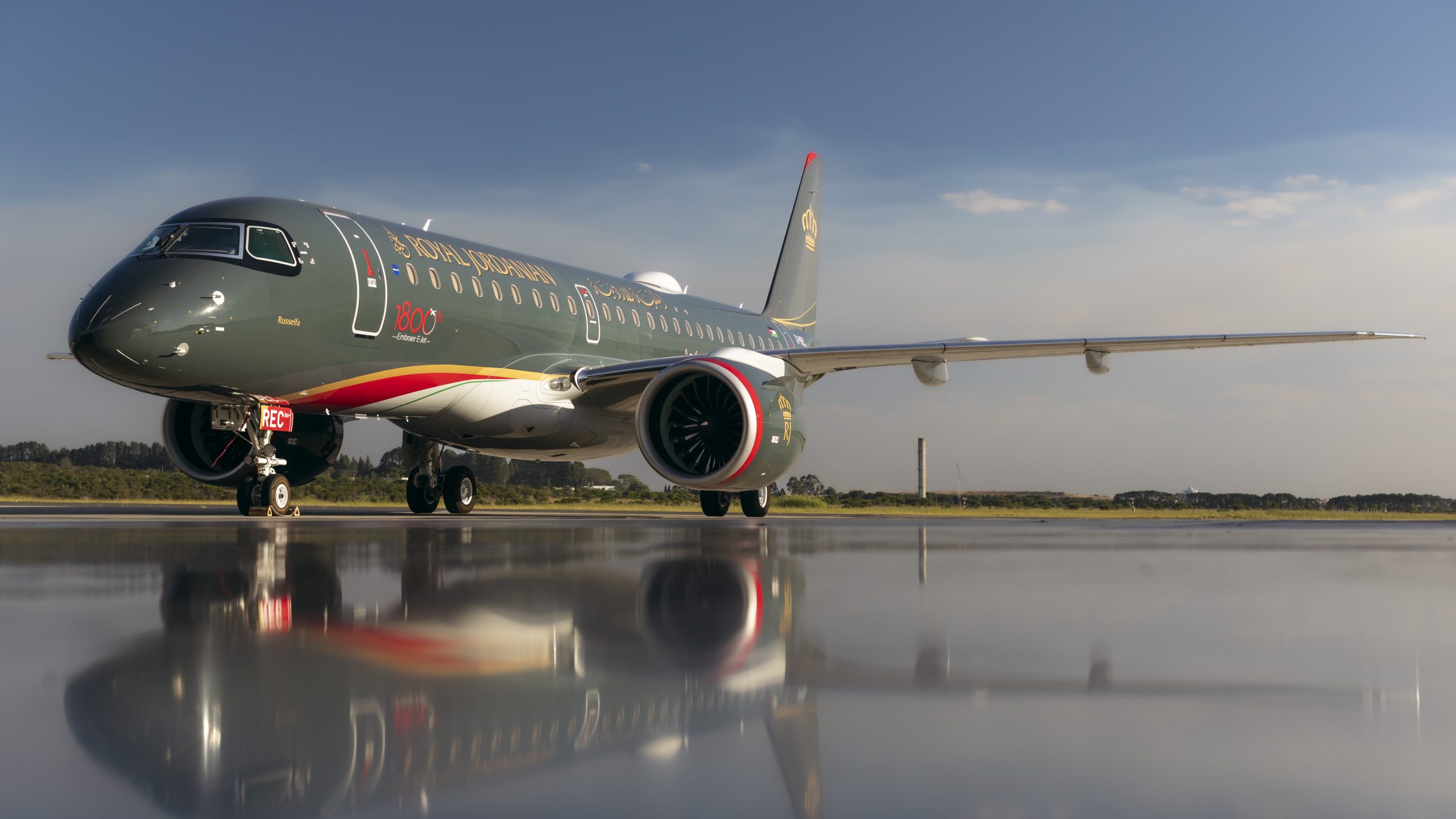 Royal Jordanian marnuje czas, aby wnieść swój nowy Embraer E2