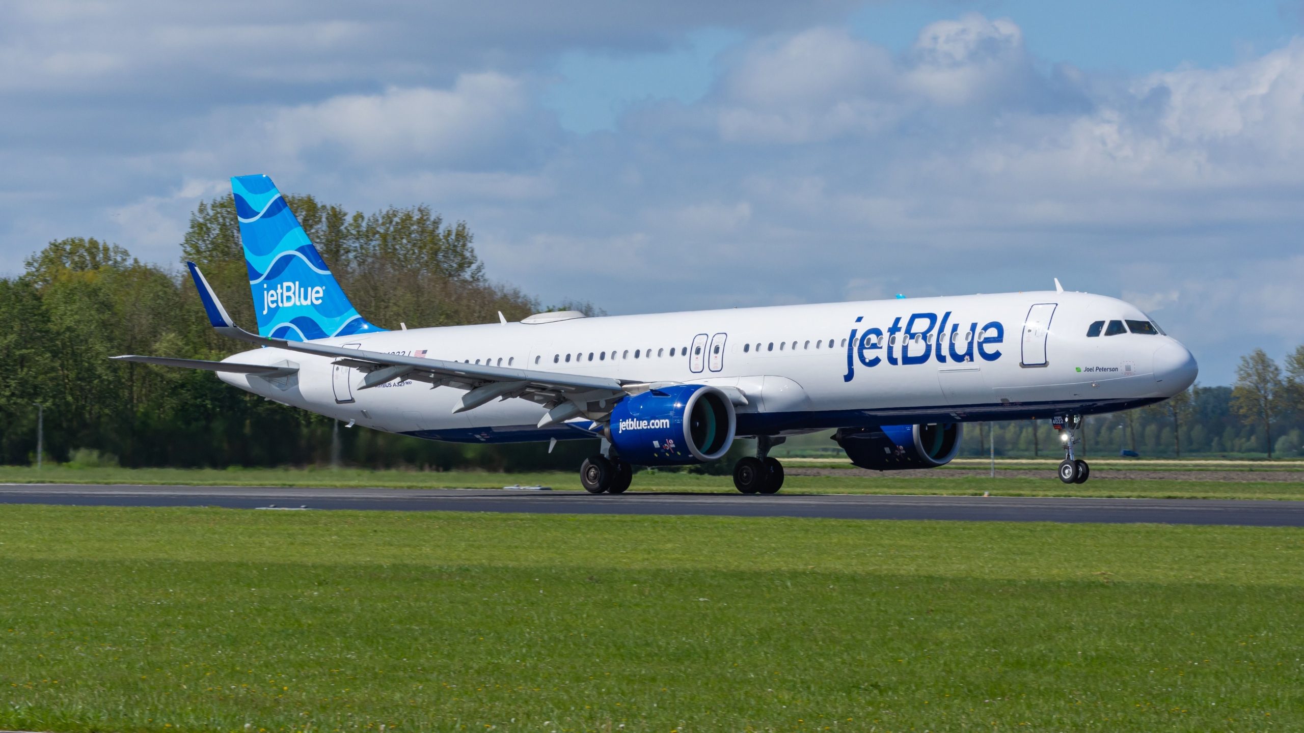 JetBlue pozostaje optymistą od strategii JetForward pomimo 60 milionów dolarów straty