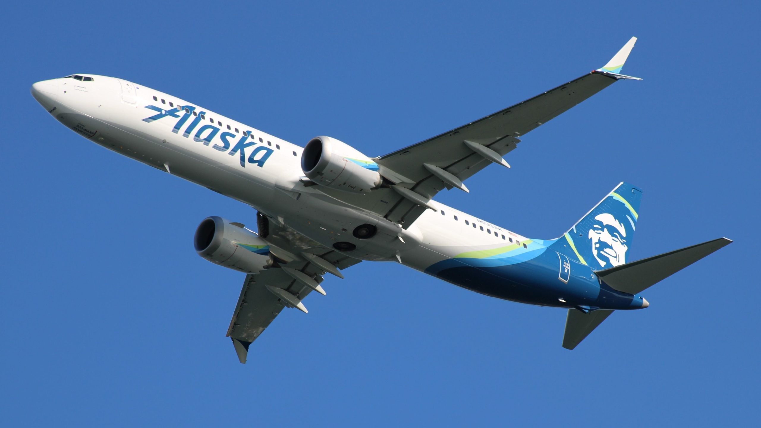 Alaska Airlines Boeing 737 Max 9 wraca do Portland po strajku ptaków