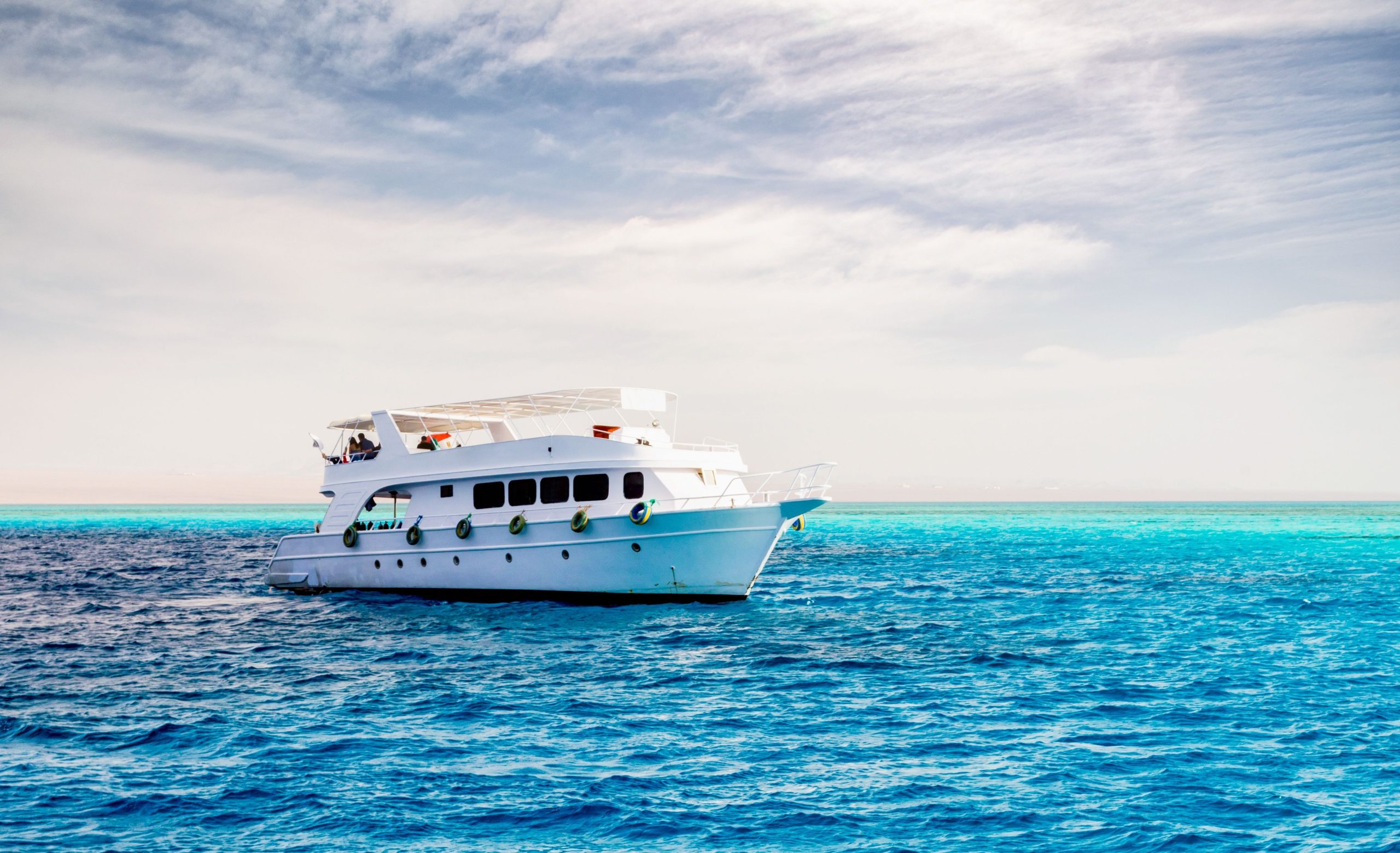 Pasażerowie rejsów zostali uratowani po wywróceniu się łodzi i budzi obawy dotyczące bezpieczeństwa dotyczące danego obszaru