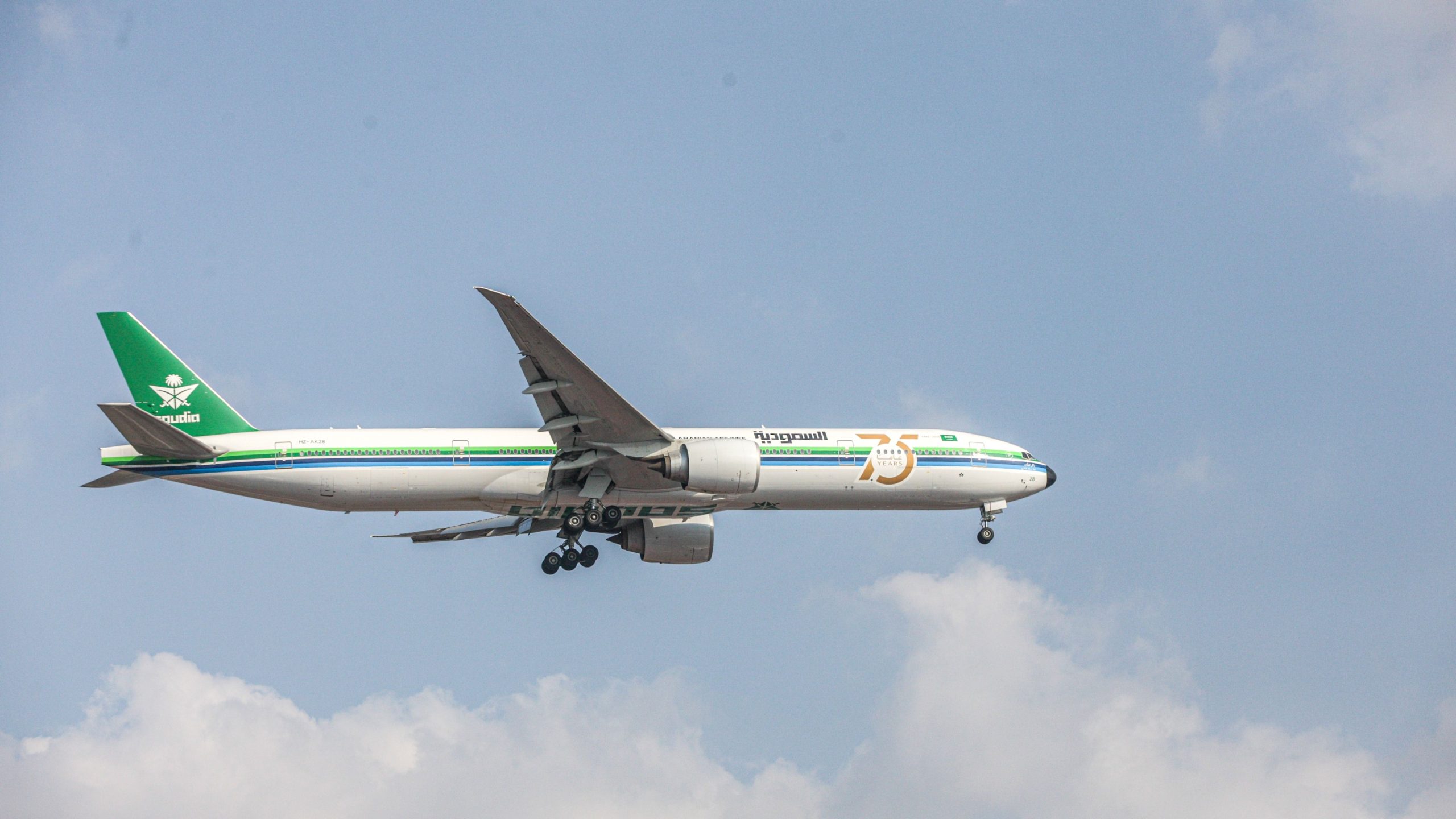 Spotted: Nowy specjalny Boeing 777 w Saudyjskiej Formuła E.