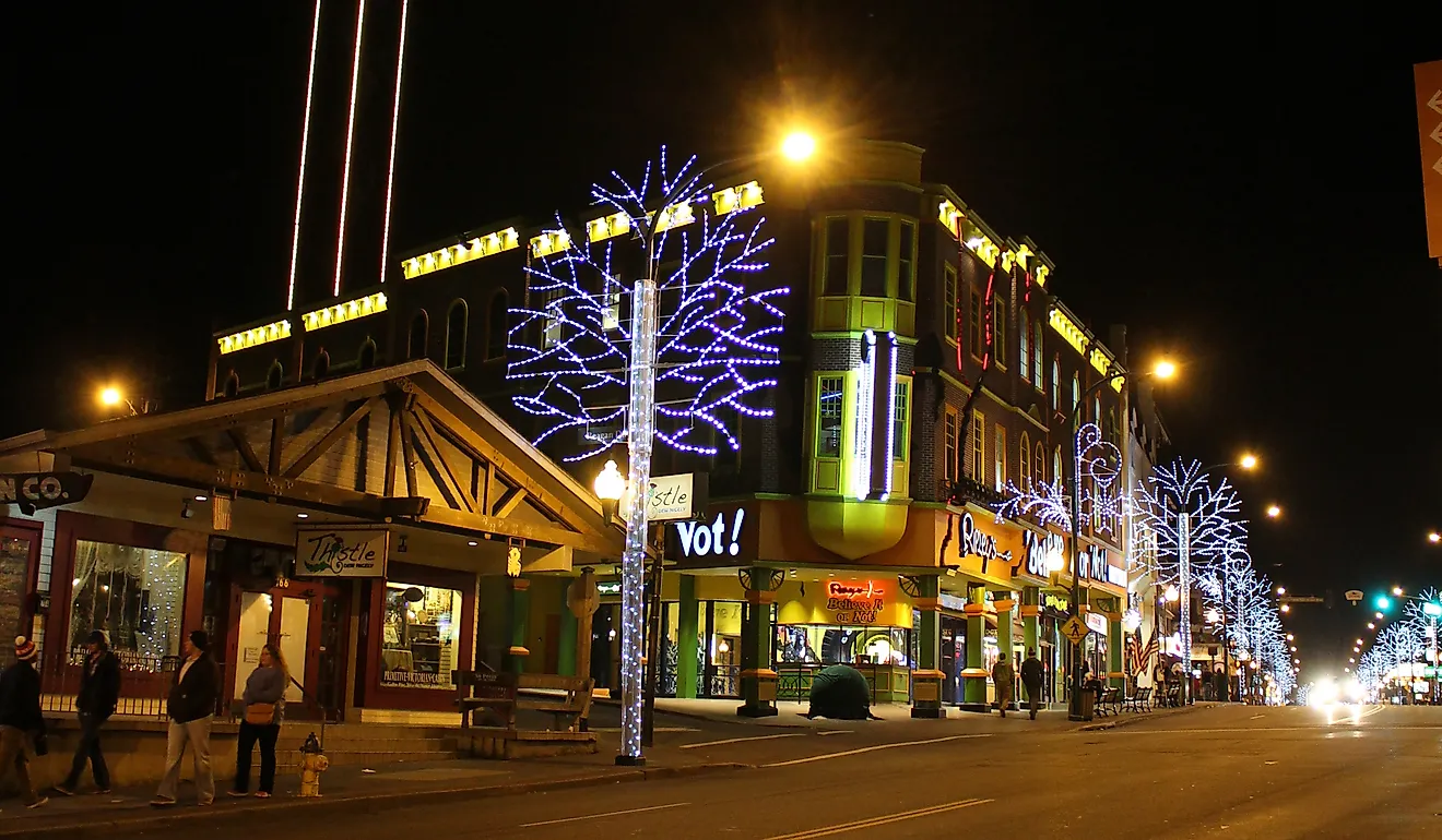 6 najbardziej świątecznych śródmieścia Tennessee na święta