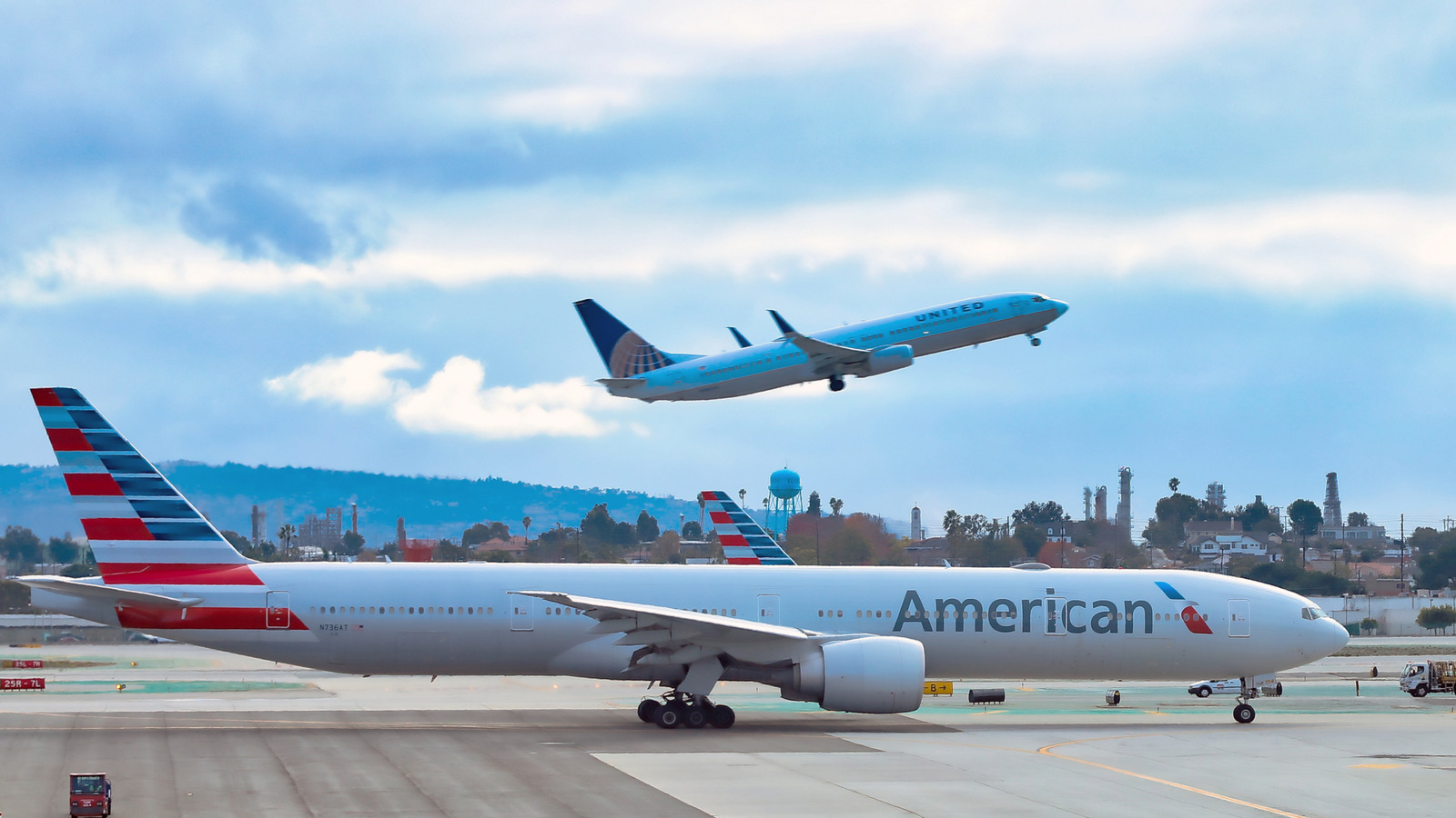 Te ogromne amerykańskie linie lotnicze mogą wkrótce połączyć się w jedną. Oto, co to może oznaczać dla podróżnych