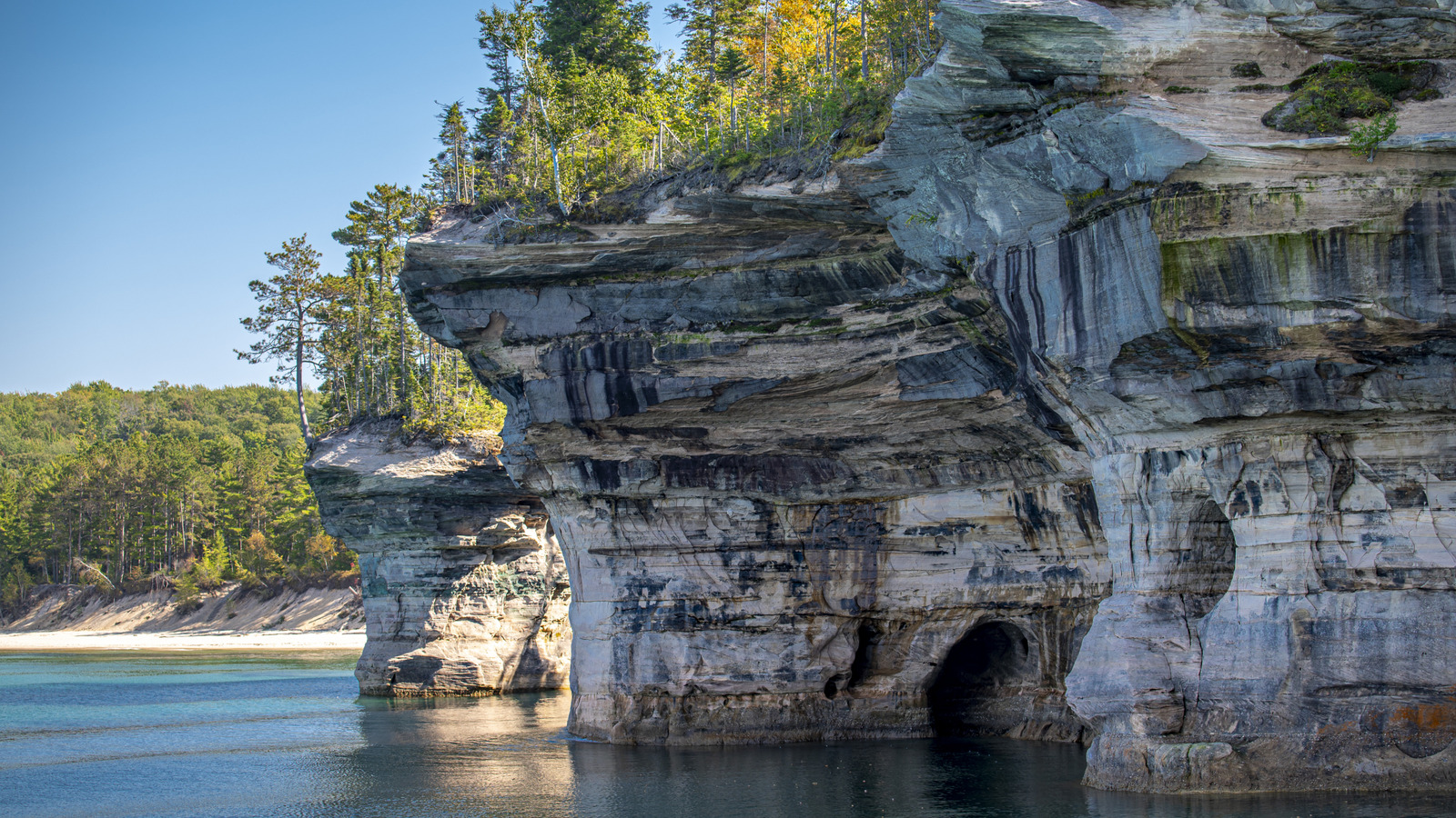 Michigan's Scenic National Lakeshore se může pochlubit malebnou krajinou a rekreací